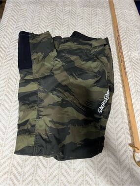 Troy Lee Designs Pants Mens 38 TLD Skyline MTB Mountain Bike Cycling Camo Tech